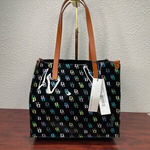 Dooney & Bourke NWT Multicolor Logo Tote‎ – Coated Canvas with Leather Straps